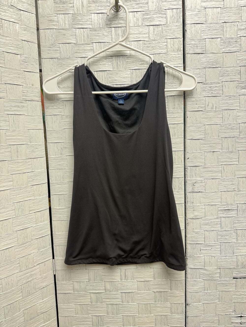 Scoop Tank Top Size S (4-6) Black Scoop Neck Sleeveless